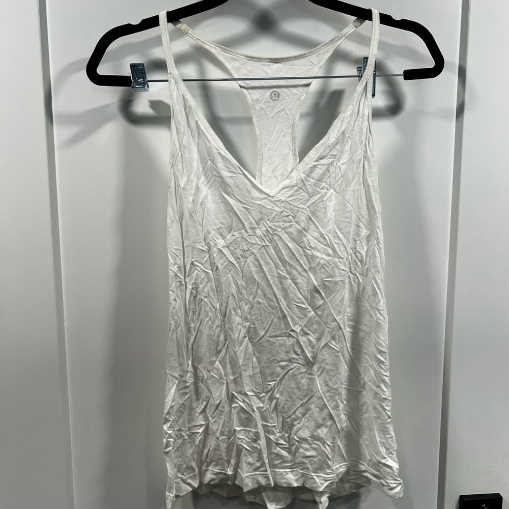 White lululemon tank top